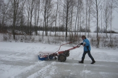 2010-01-10 Andre grote schoonmaak ijsbaan de Bewwerskaamp 11